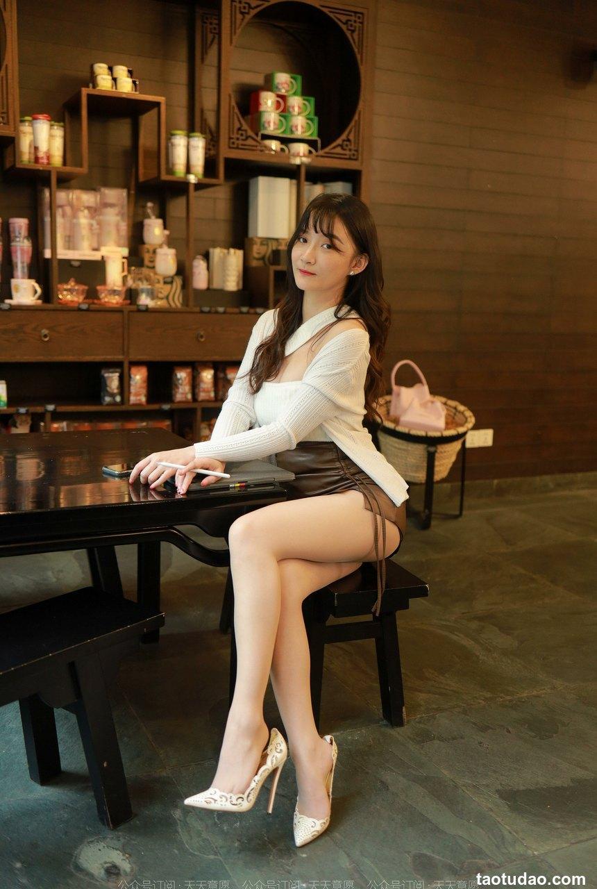 [IESS异思趣向] 2022.04.27 丝享家1072：秋秋《迷人事业线》[85P／134MB]