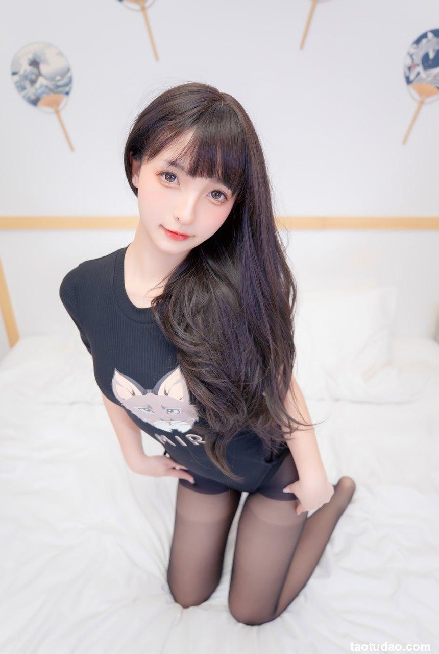 神楽板真冬 — 黑太狼[20P／50MB]