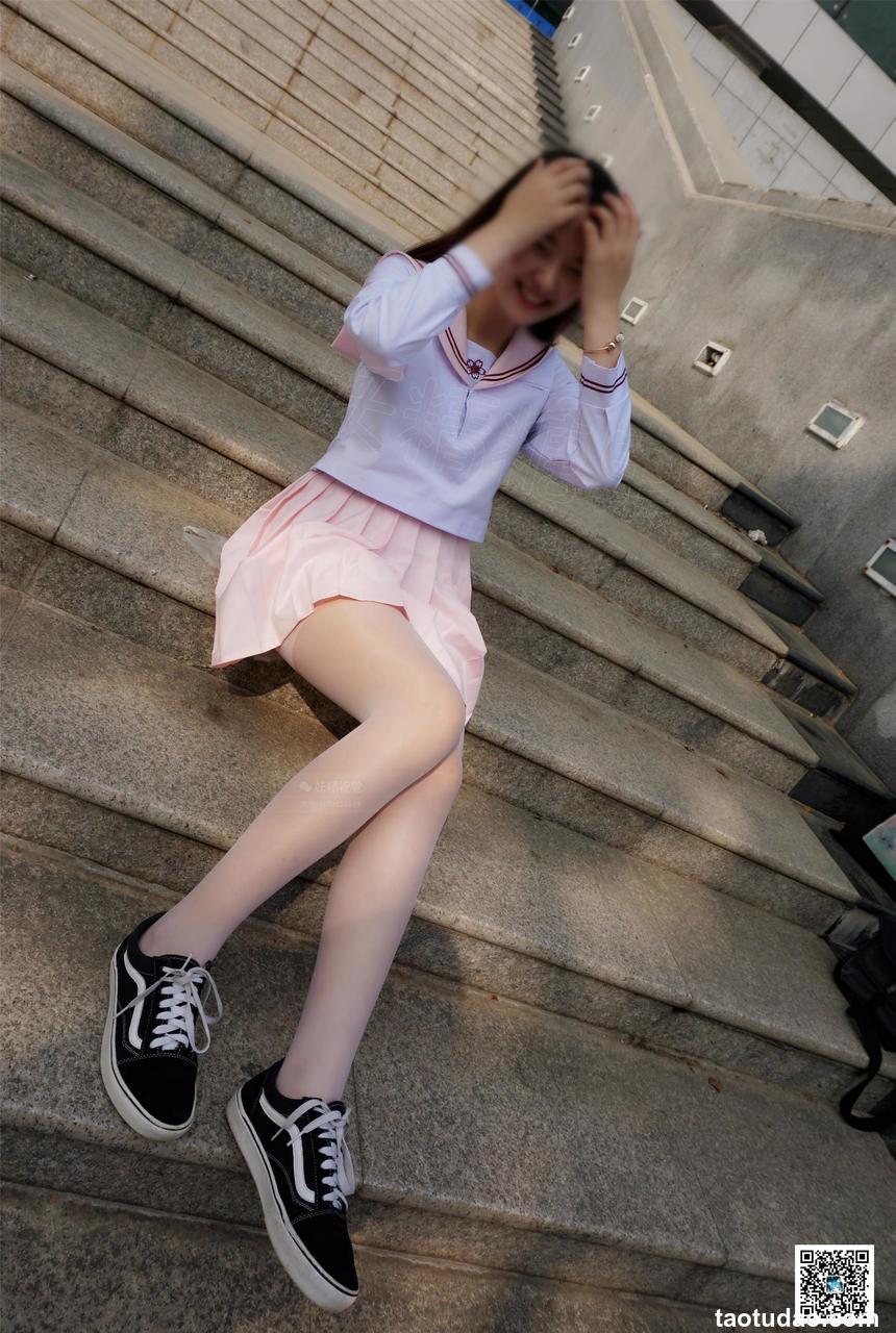 妖精视觉 NO.106 苏苏 初冬的学院白丝袜[65P／61.9MB]