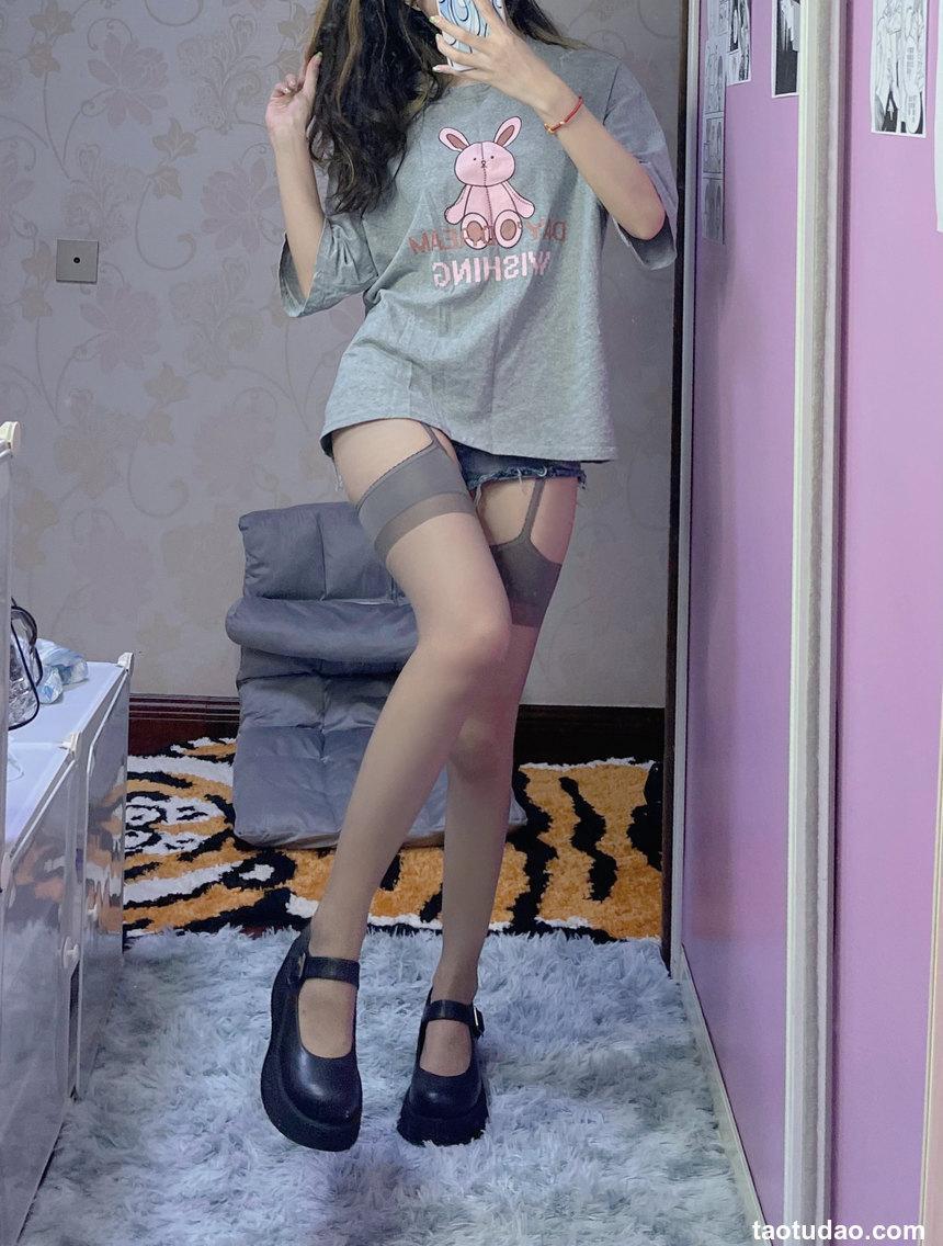 KETTOE NO.015 — 灰丝吊带[23P／96MB]