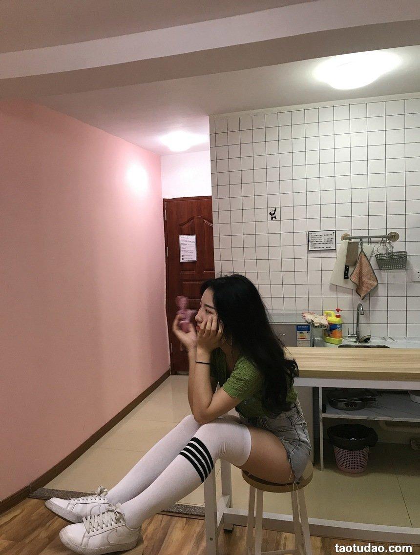 [最爱帆布鞋] 丝袜美腿写真 ON.17 图套+视频