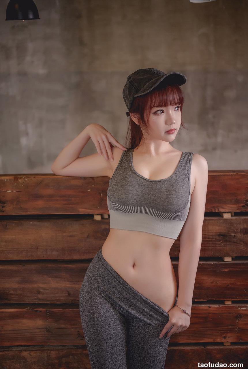 雪晴Astra NO.018 - 运动少女3[42P+8V／0.98GB]