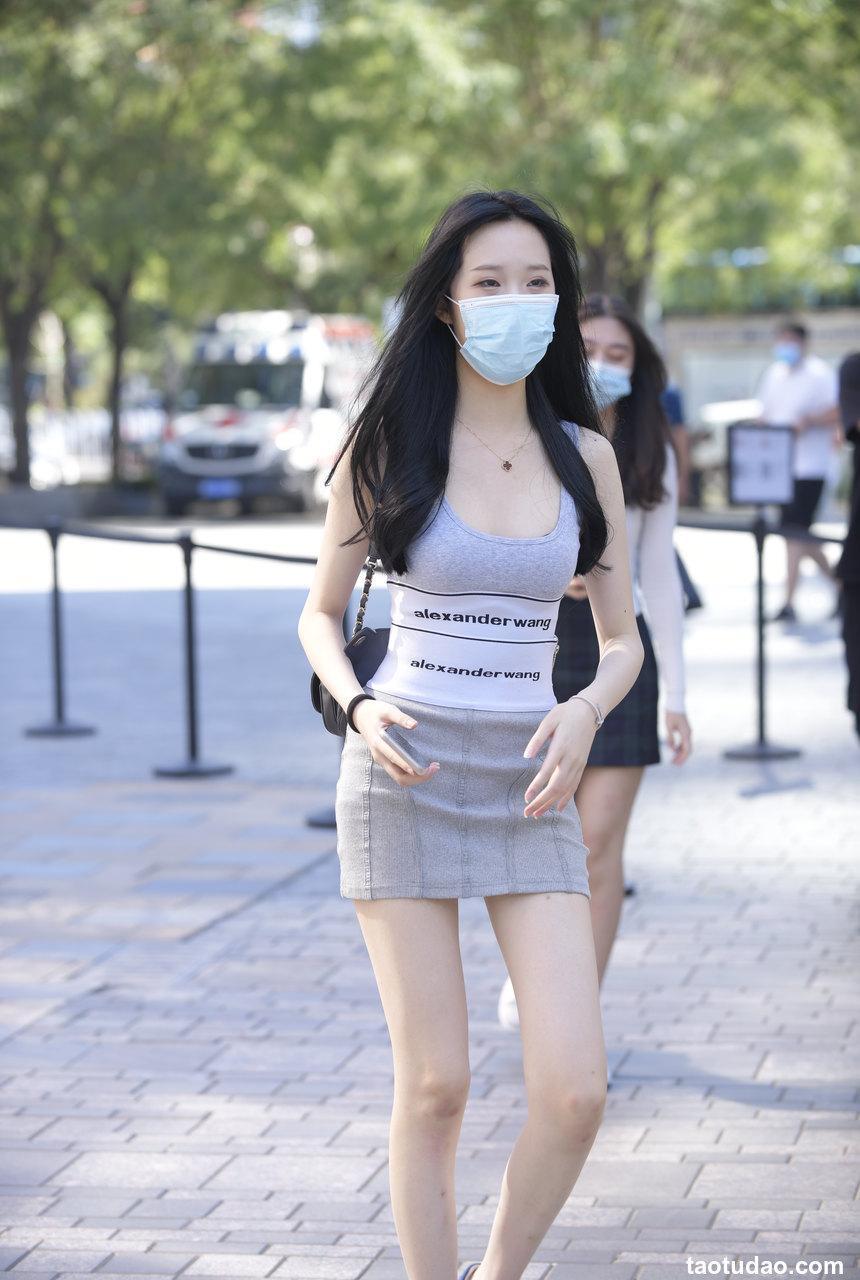 都市丽人修身抹胸包臀裙【100P-2.01G】