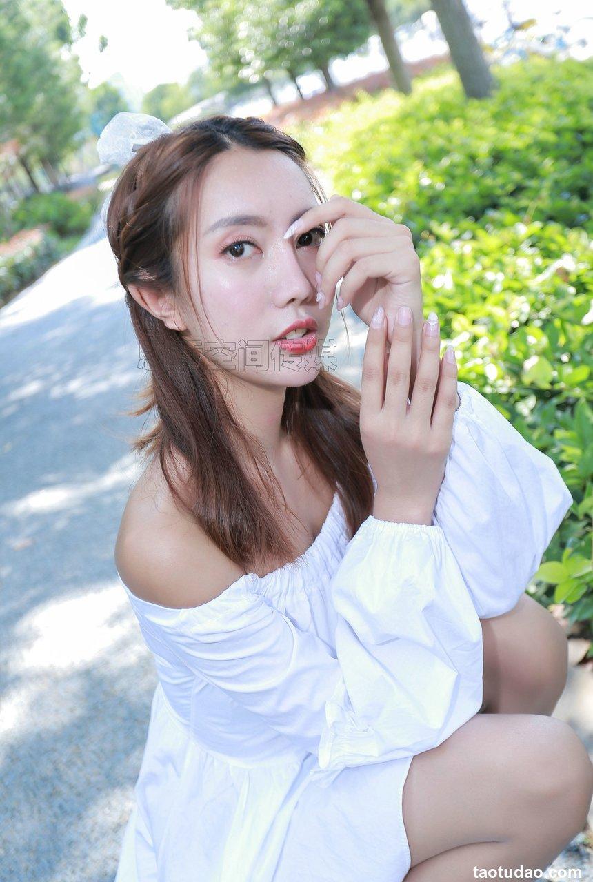 [SiHua思话]SH182 苏小柔 地铁站的小柔[49P／129MB]