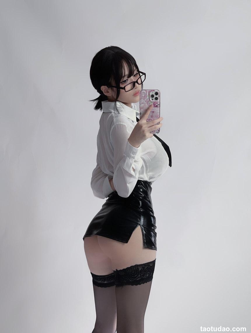 幼愛youmeko - NO.09 眼镜娘 自摄 [28P-315MB]