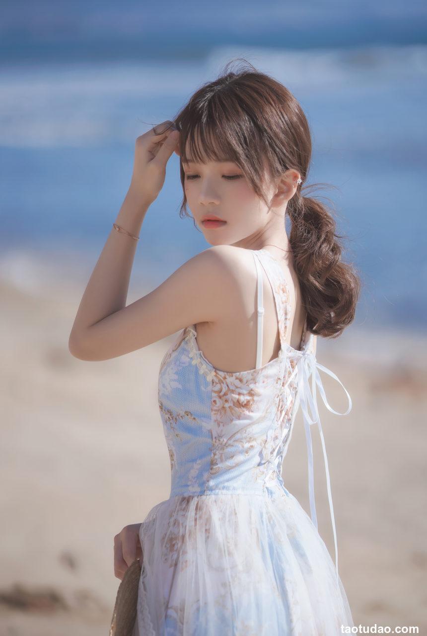 桜桃喵 -  发光的海 [18P-88MB]