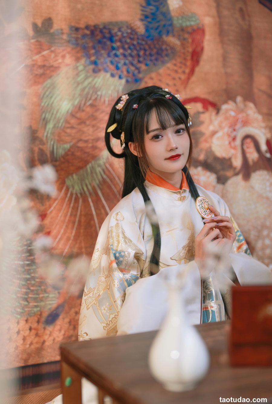 兔子Zzz不吃胡萝卜 - NO.130 小轩窗，正梳妆 [38P-434MB]