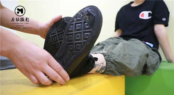 [誉铭传媒]袜足摄影 2019年 第三期挠脚作品[1V／629MB]