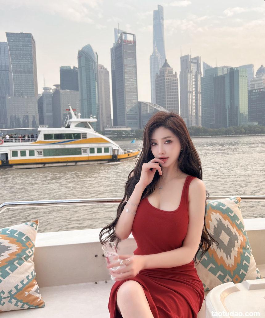 周妍希 - 海滩风光 [15P-39MB]