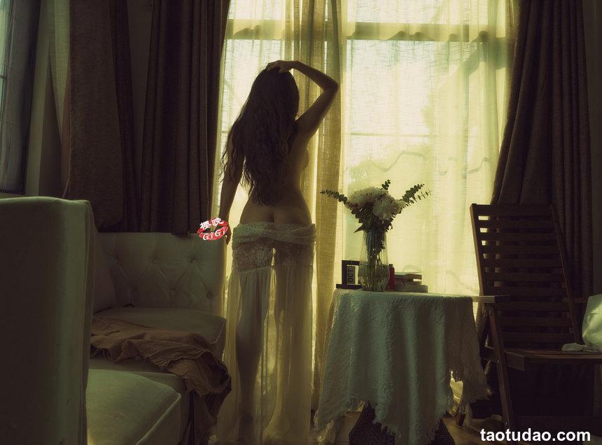 樱晚gigi - 窗前的花 [20P-196MB]