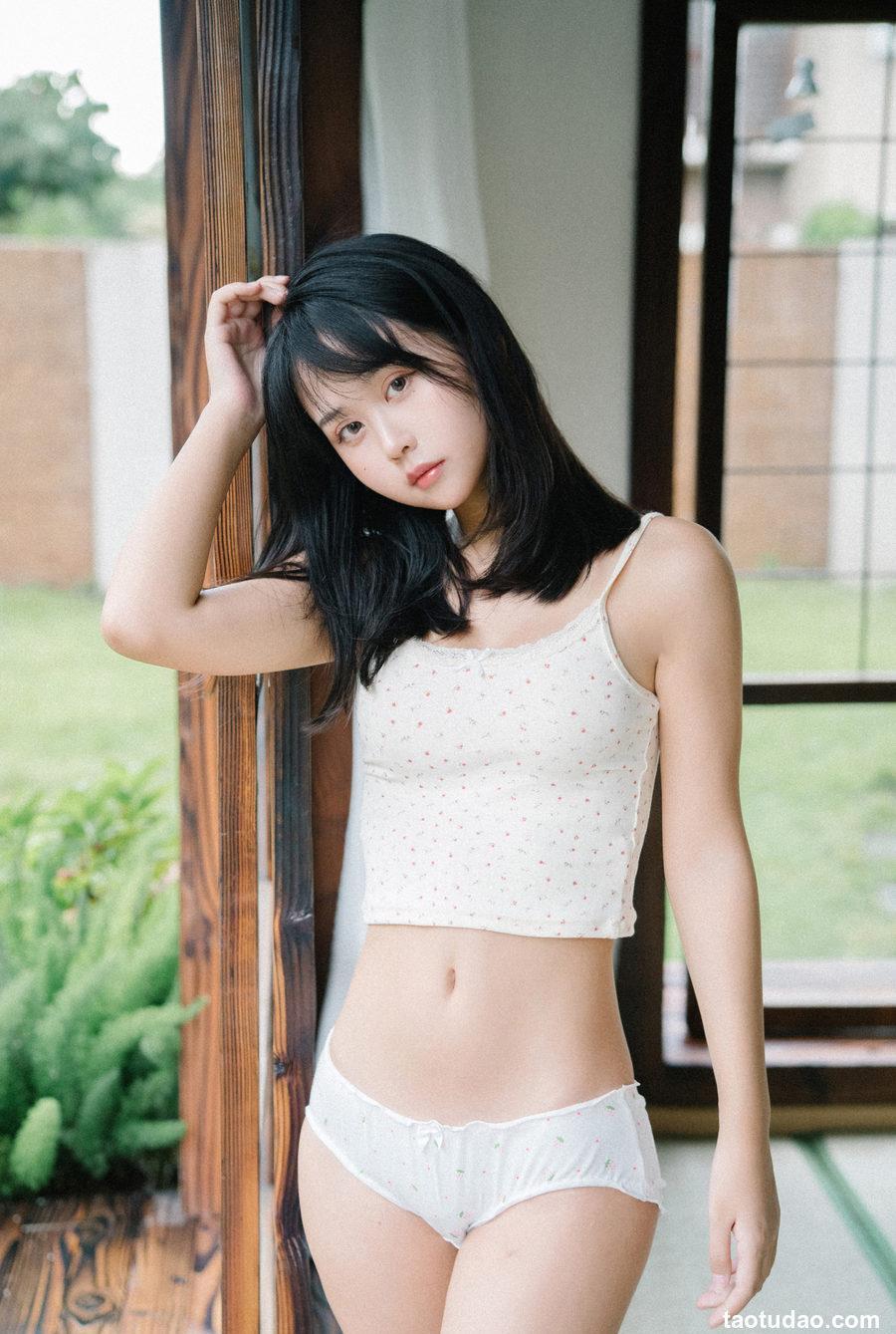 萌芽儿o0 –  夏天的尾巴 [45P-159.6M]