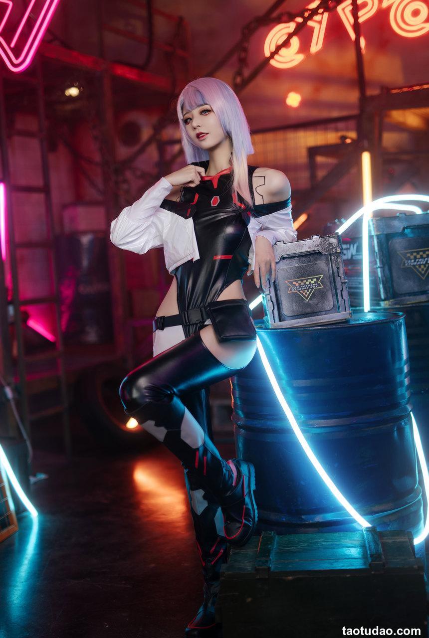 爱老师_PhD — 赛博朋克 露西 [18P-97M]