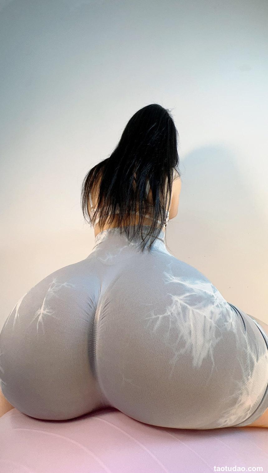 俏妞qiaoniuTT -瑜伽裤消失术 [18P7+V-193MB]