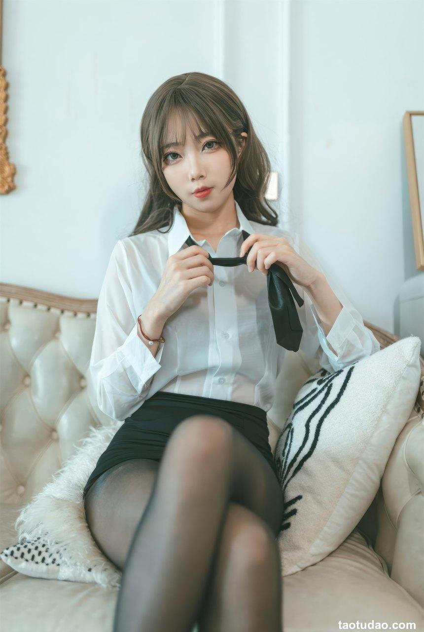 杏仁曲奇 - NO.11 OL额外时间 [61P-315MB]