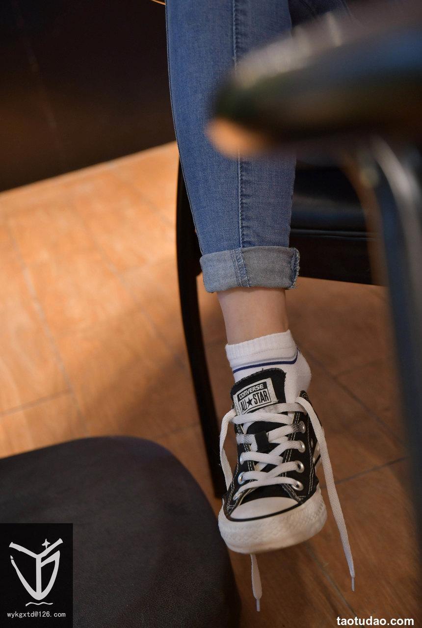 [YJ街拍]006 桌下帆布鞋[127P+1V-212MB]