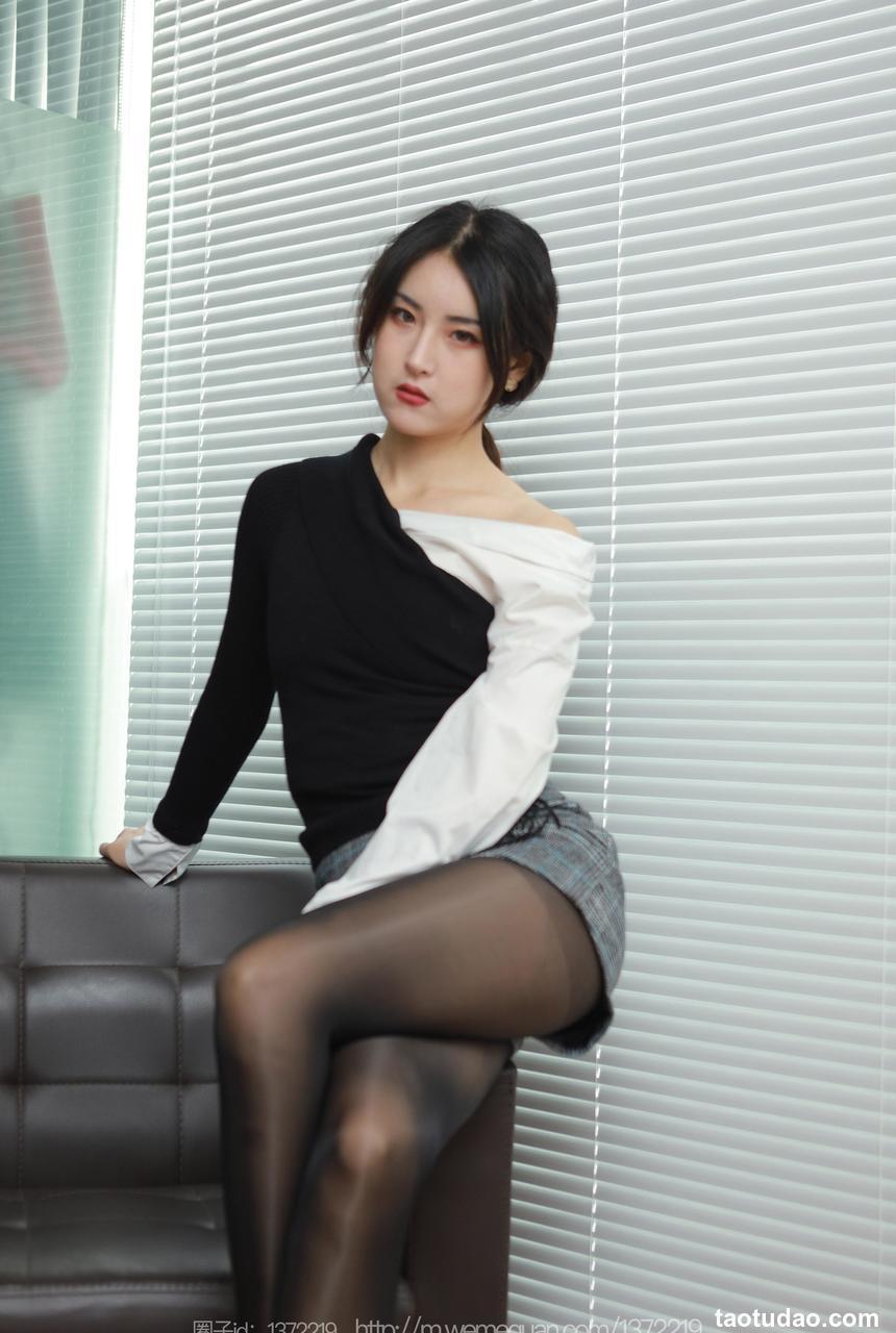 [IESS异思趣向] 2023.01.27 丝享家 1342 小宝《油亮高跟》[86P-90.3M]