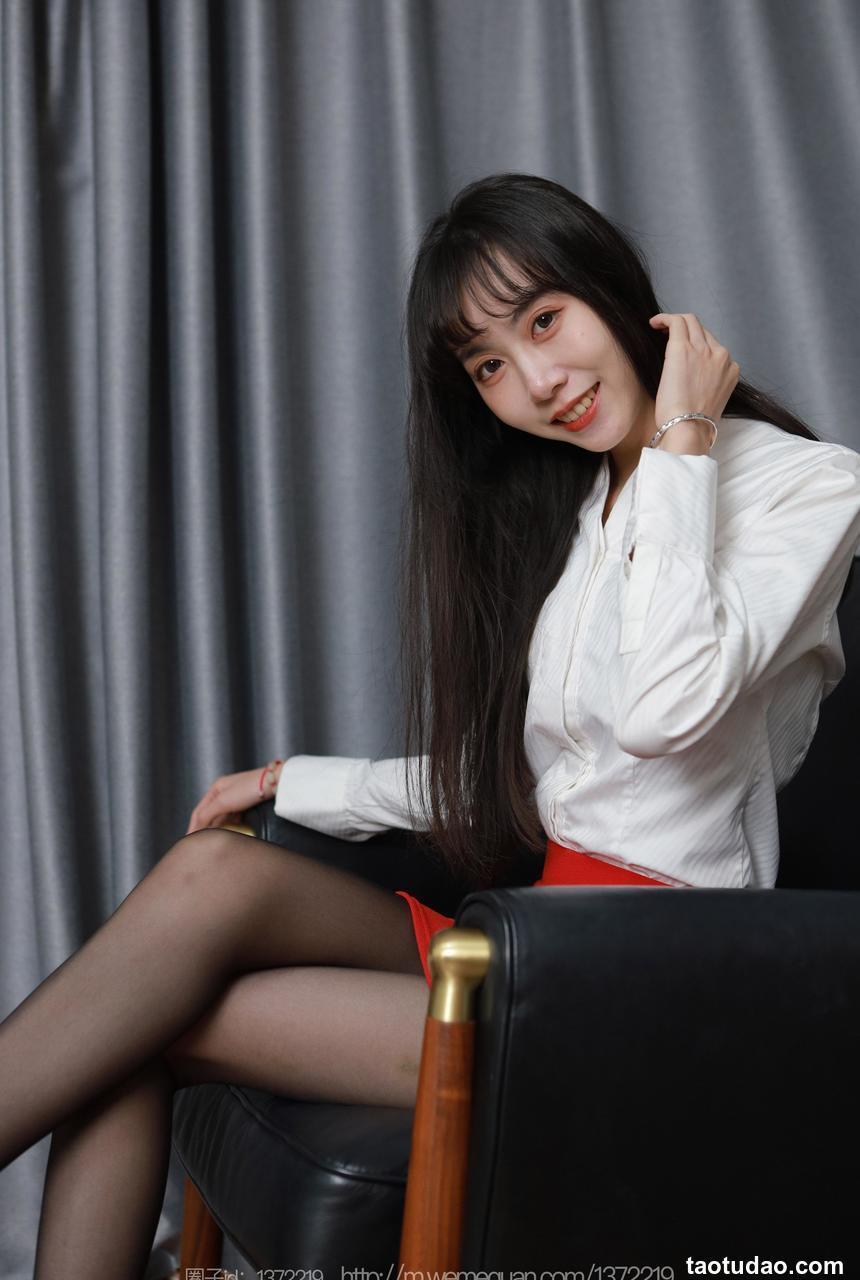 [IESS异思趣向] 2023.03.28 丝享家 1404 团团《纤纤细腿》[80P-95.8M]