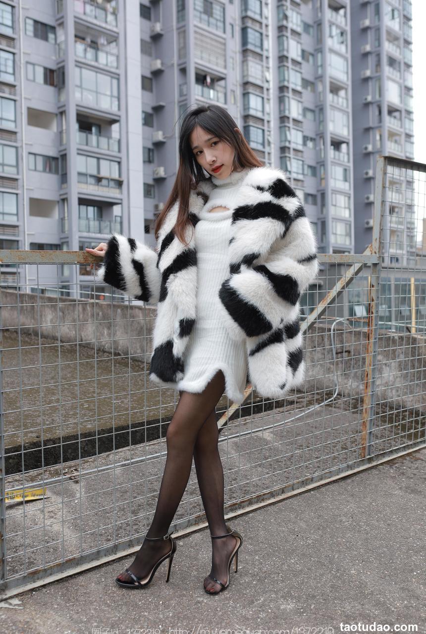 [IESS异思趣向] 2022.12.29 丝享家 1313 美子《冬季穿搭》[88P-117.8M]