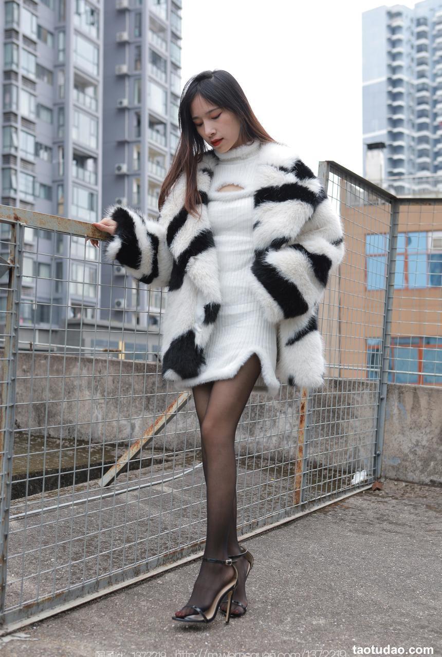 [IESS异思趣向] 2022.12.29 丝享家 1313 美子《冬季穿搭》[88P-117.8M]