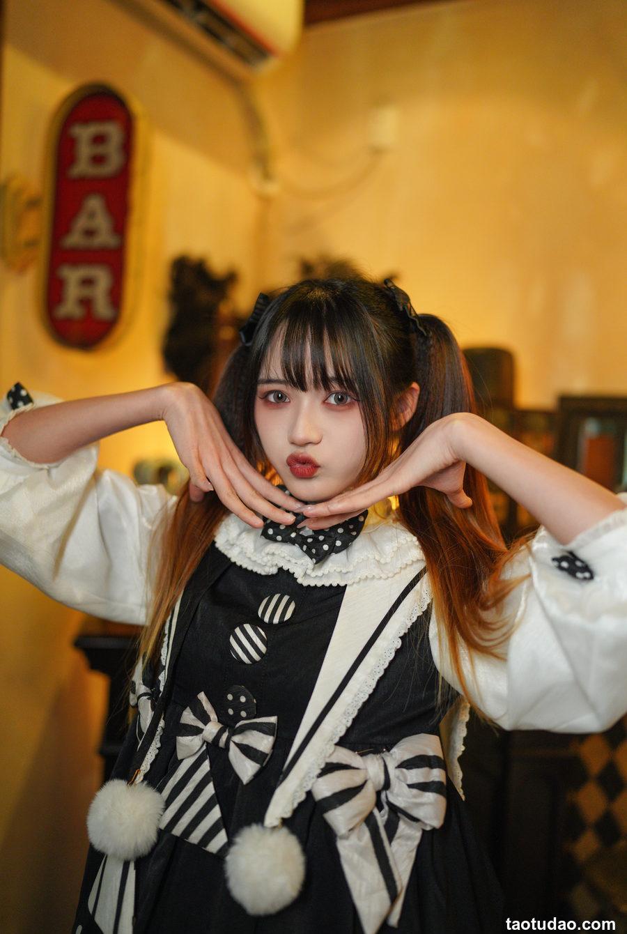 兔子Zzz不吃胡萝卜 - NO.133 怪盗魔术师 [31P-386MB]