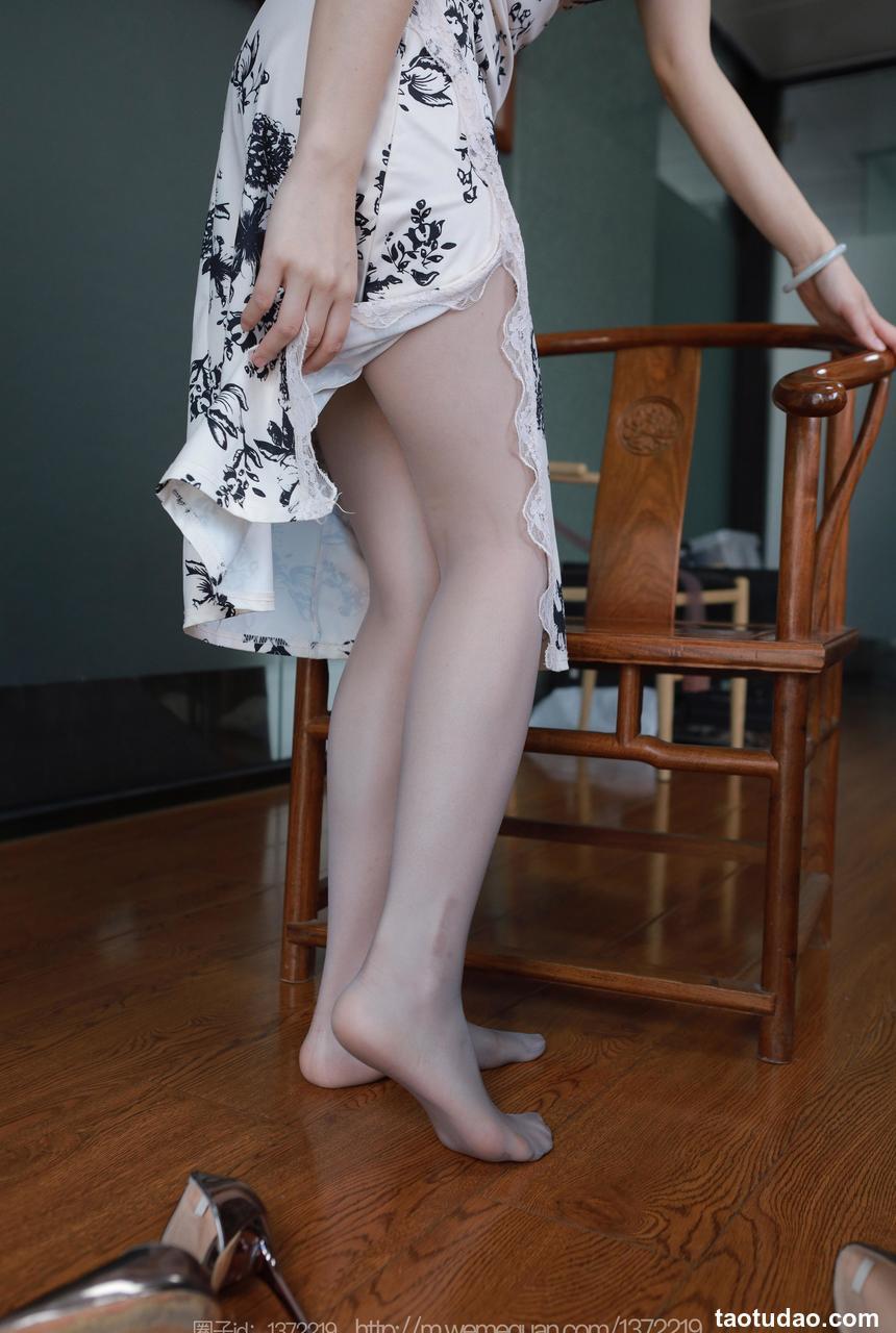 [IESS异思趣向] 2023.04.25 丝享家 1432 小婕《灰斯旗袍》[85P-90.5M]