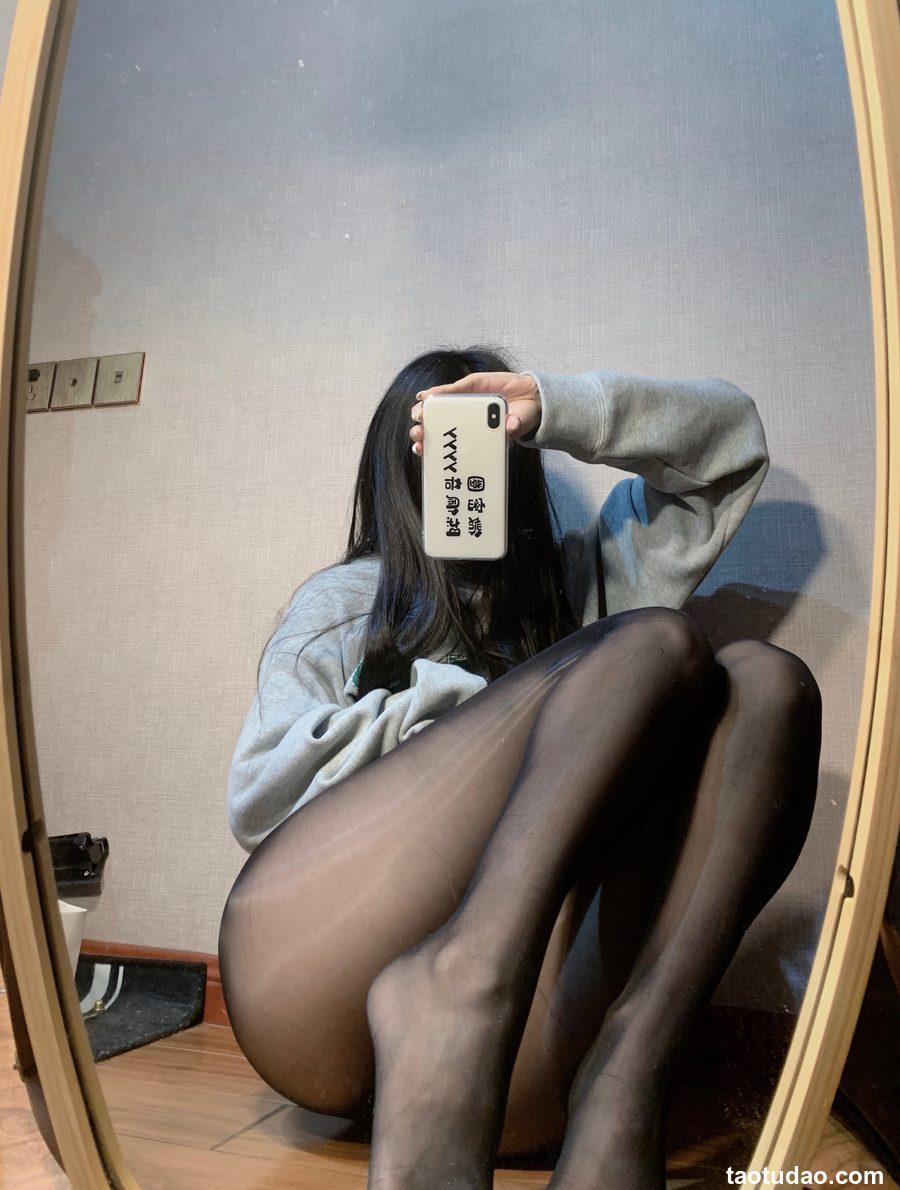 陈佩奇yyyy - 嫩足蜜桃 [31P+2V-685MB]