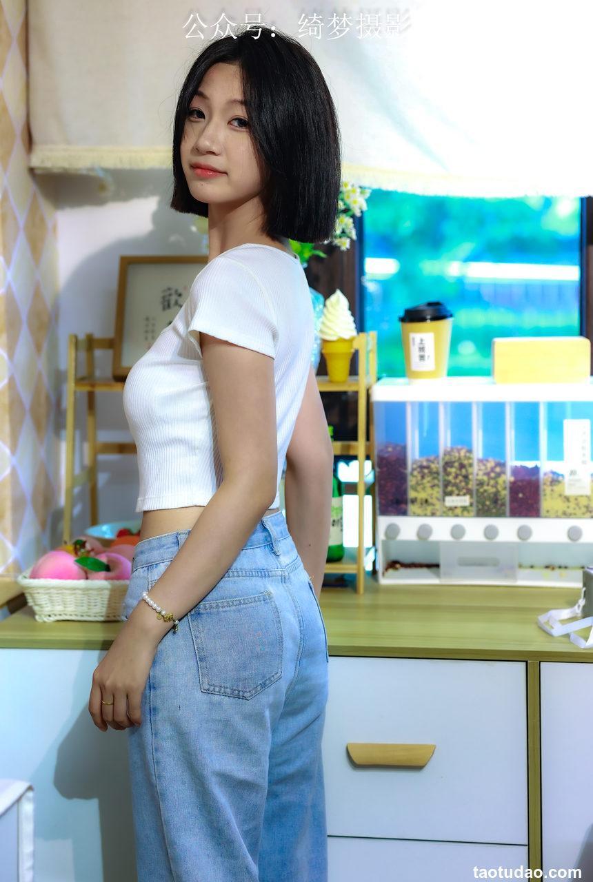 [绮梦摄影] 2024.09.07 NO.019 Light 珍藏无修无水印版 [49 P+1V-10.09G]