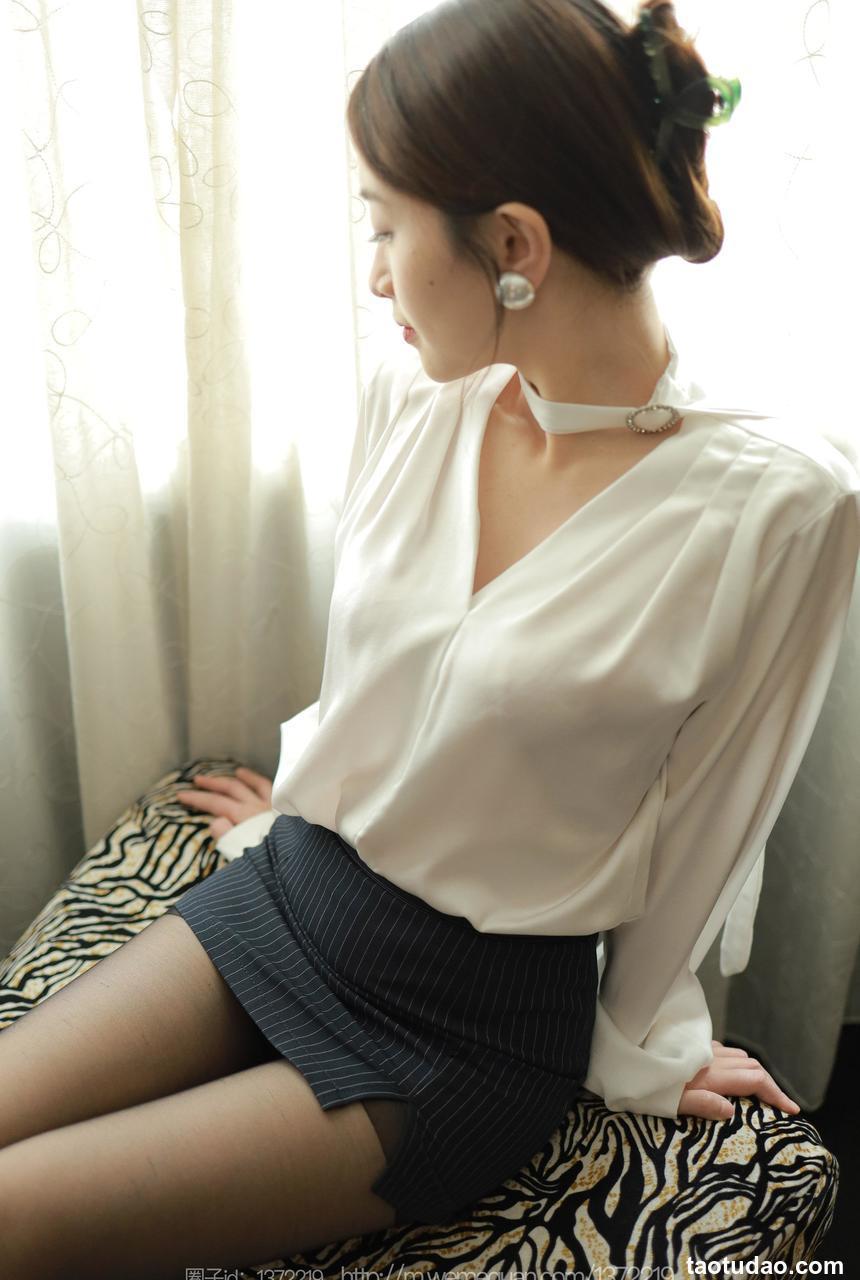 [IESS异思趣向] 2023.02.21 丝享家 1368 小婕《财阀的女人》[88P-105.4M]