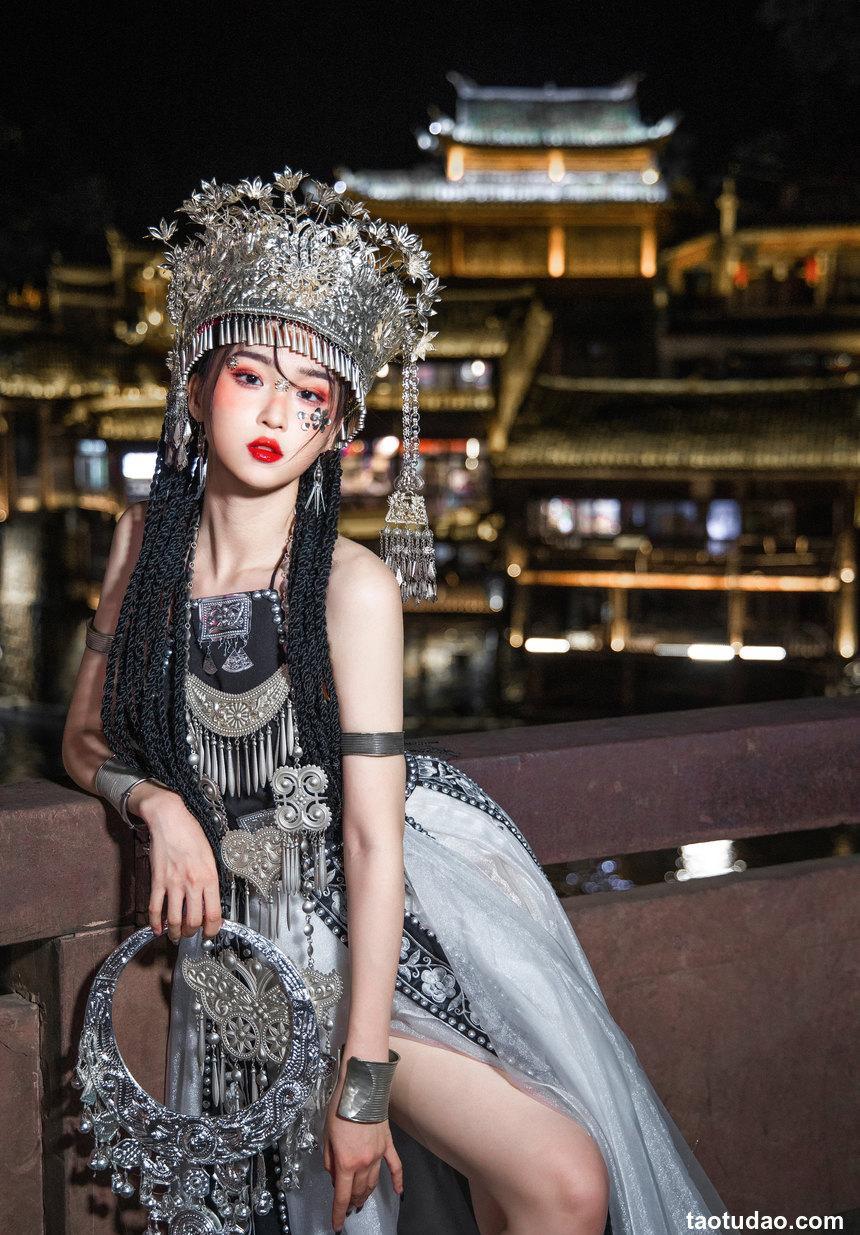 瓦斯塔亚小龙虾 - 苗疆女子 [18P-333MB]