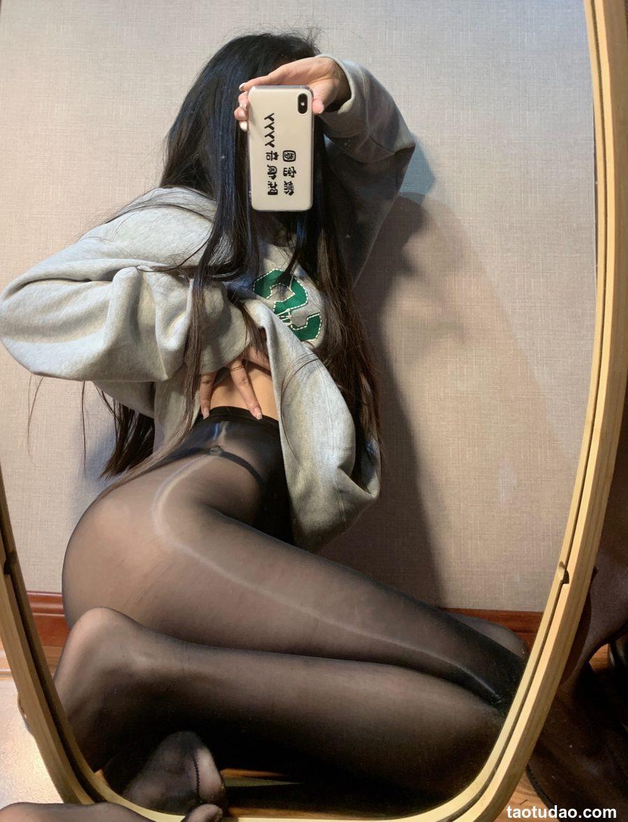 陈佩奇yyyy - 嫩足蜜桃 [31P+2V-685MB]