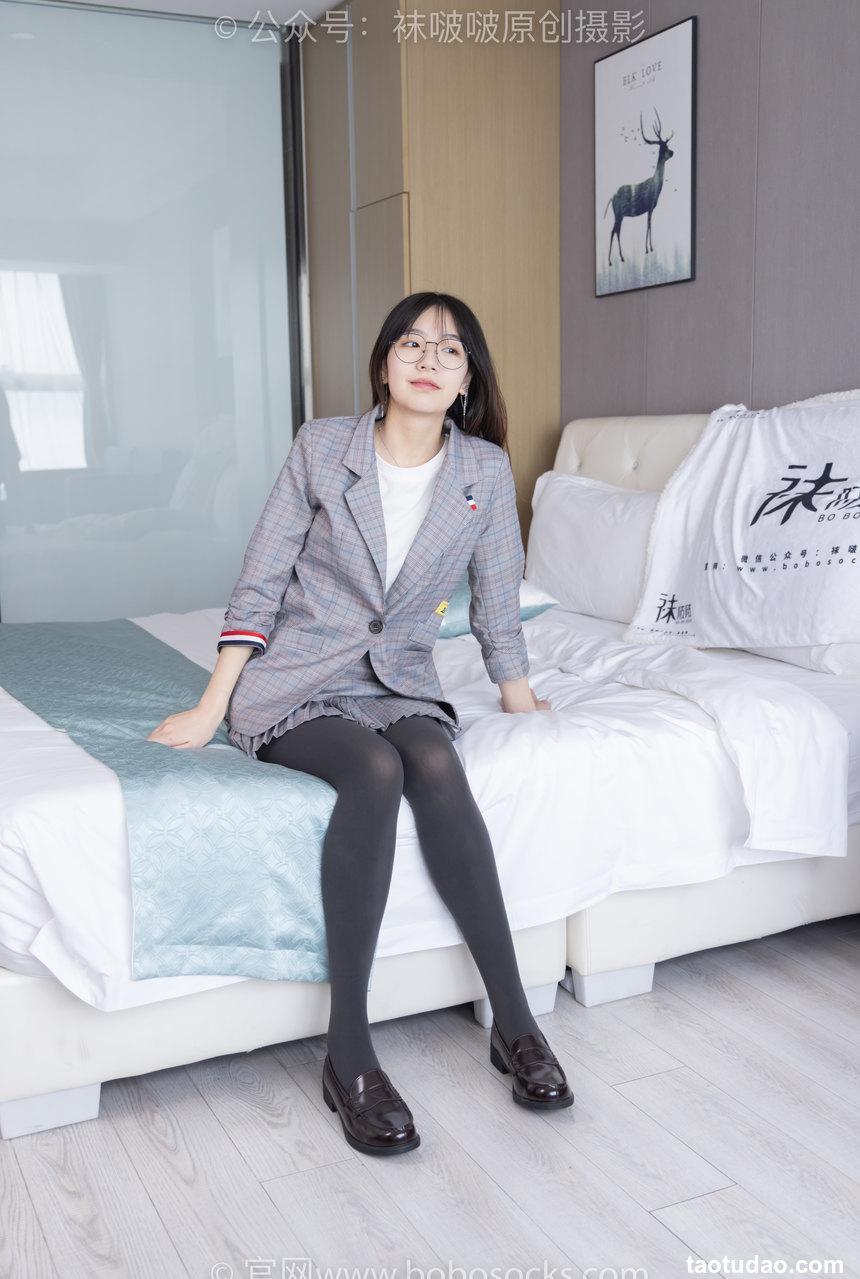 [BoBoSocks袜啵啵]NO.210 小甜豆-皮鞋、厚灰丝、ol装[140P+1V／5.63GB]