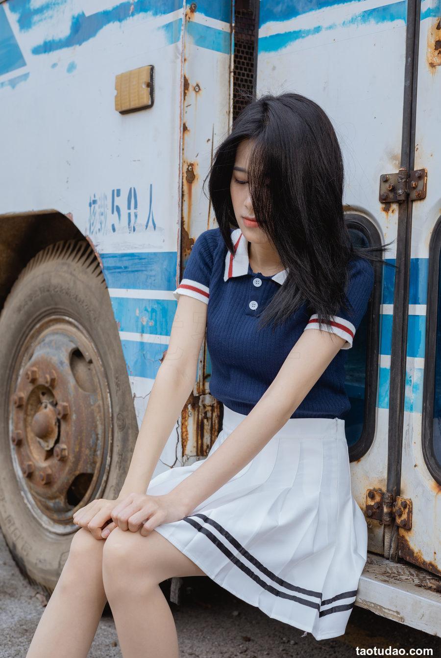 [尤蜜丝]穿搭写真 NO.048[51P／431MB]