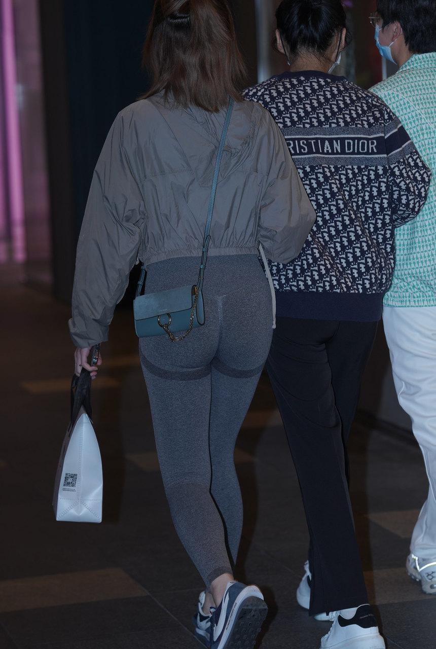 都市丽人极品瑜伽裤美女【30P-516MB】