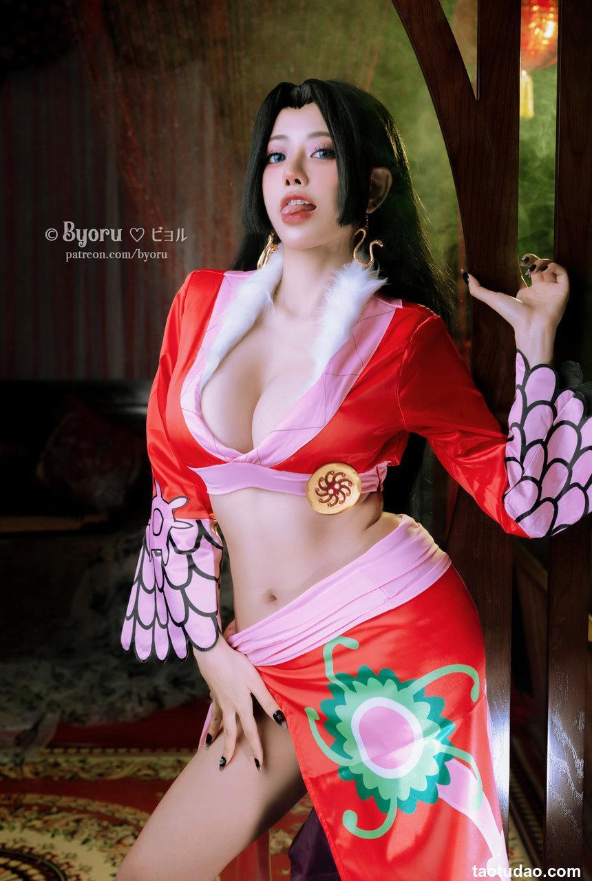 Byoru -  Boa Hancock [30P-115MB]