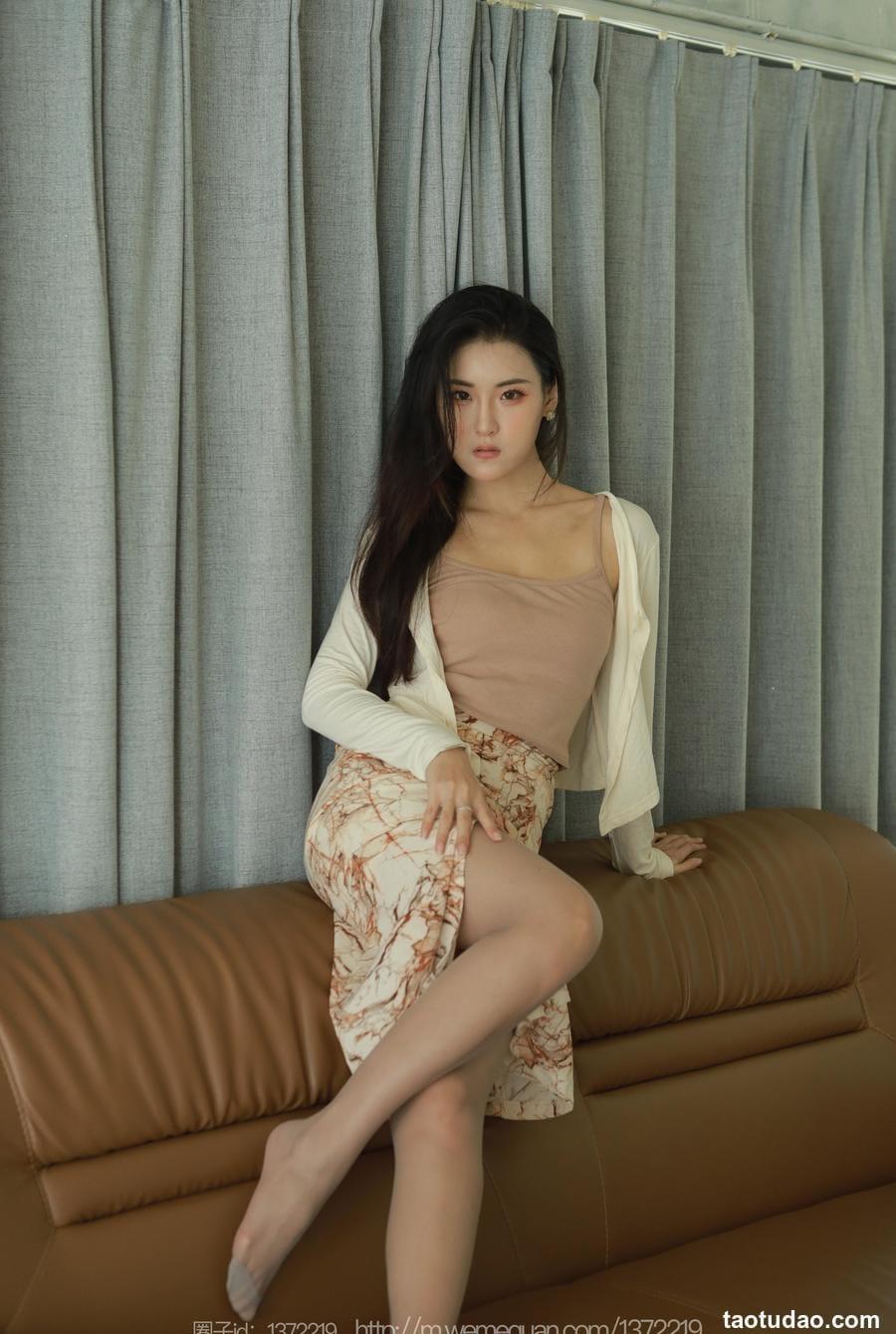 [IESS异思趣向] 2023.09.05 丝享家 1525 小宝《小妈穿搭》[79P-82.3M]