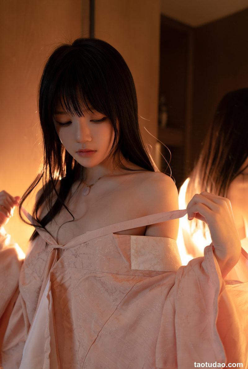 桜桃喵 – 拢花 [23P-637MB]