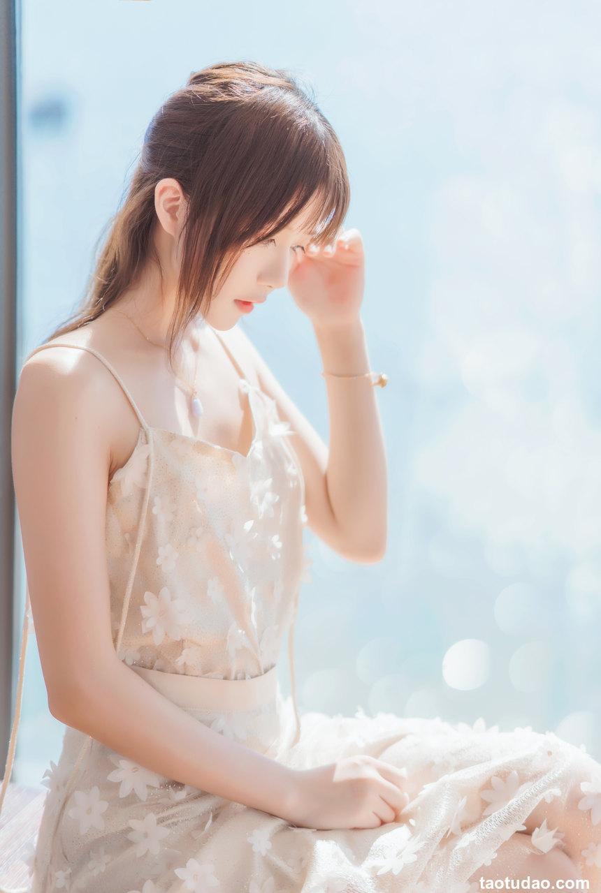 桜桃喵 - 粼光 [25P-190MB]