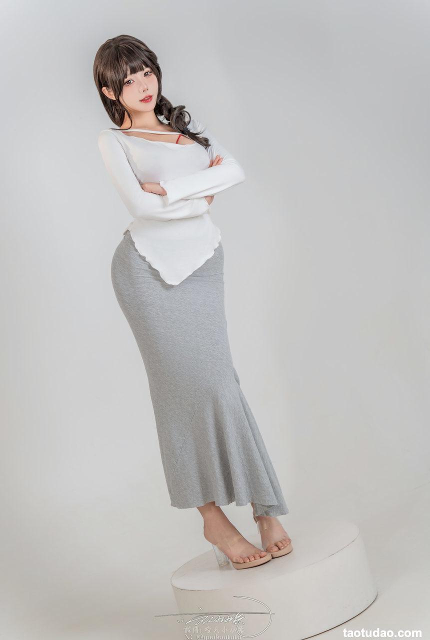 黏黏团子兔  - 6月作品『夹心饼干』79P+1V Queen card [80P+1V-934MB]