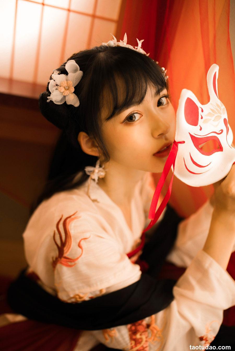 虫皿虫皿 - NO.01 龙母汉服 [16P-60MB]