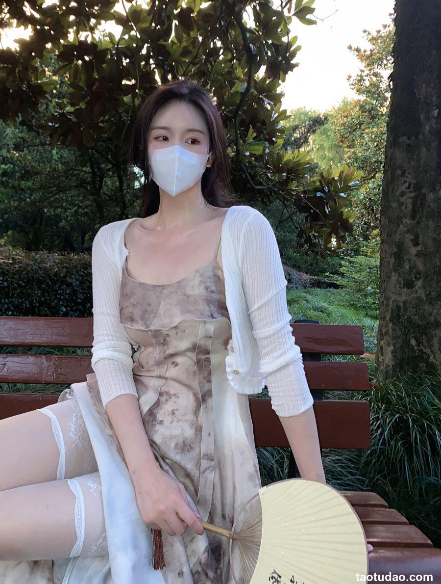 软妹小九九[July芝岚] - 良辰美足 [60P／242MB]