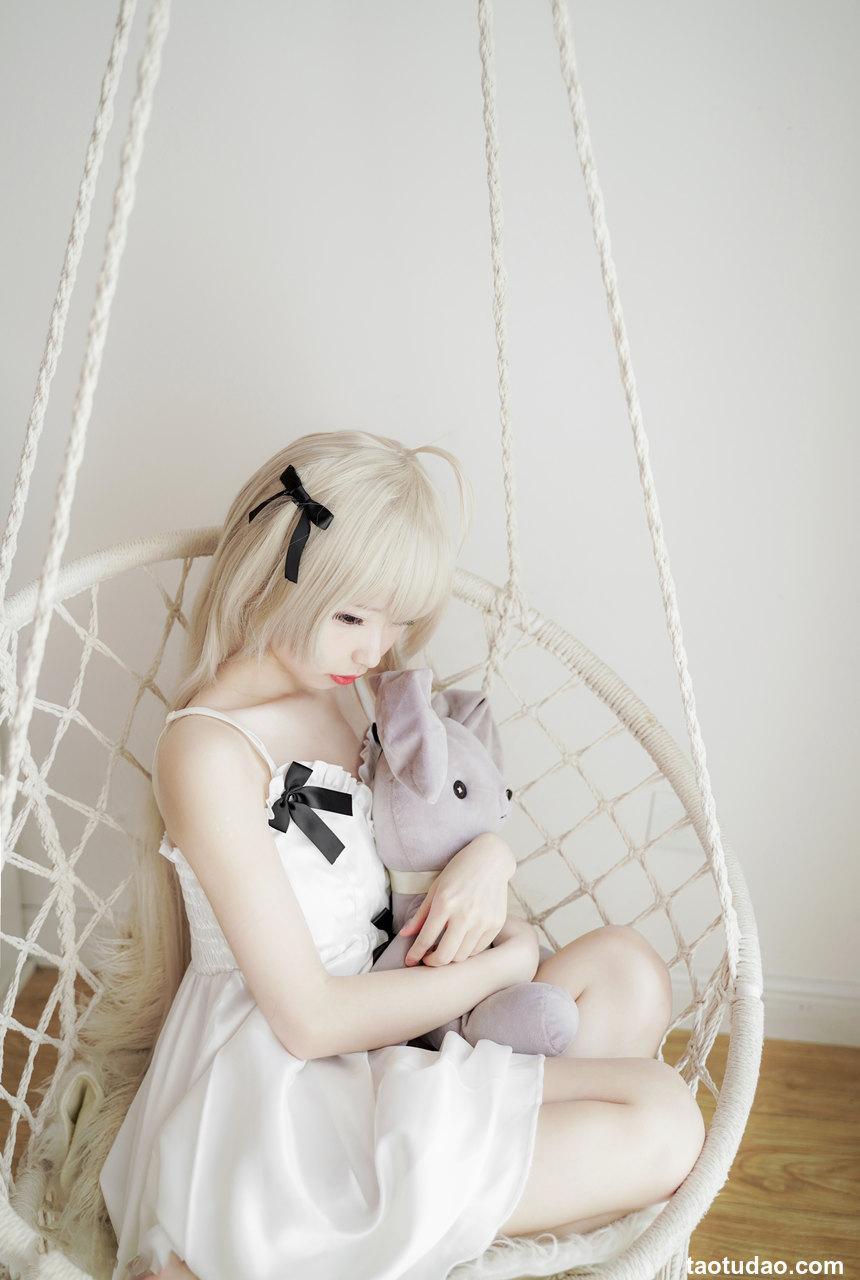 十万珍吱伏特 穹妹白裙 [23P-221M]