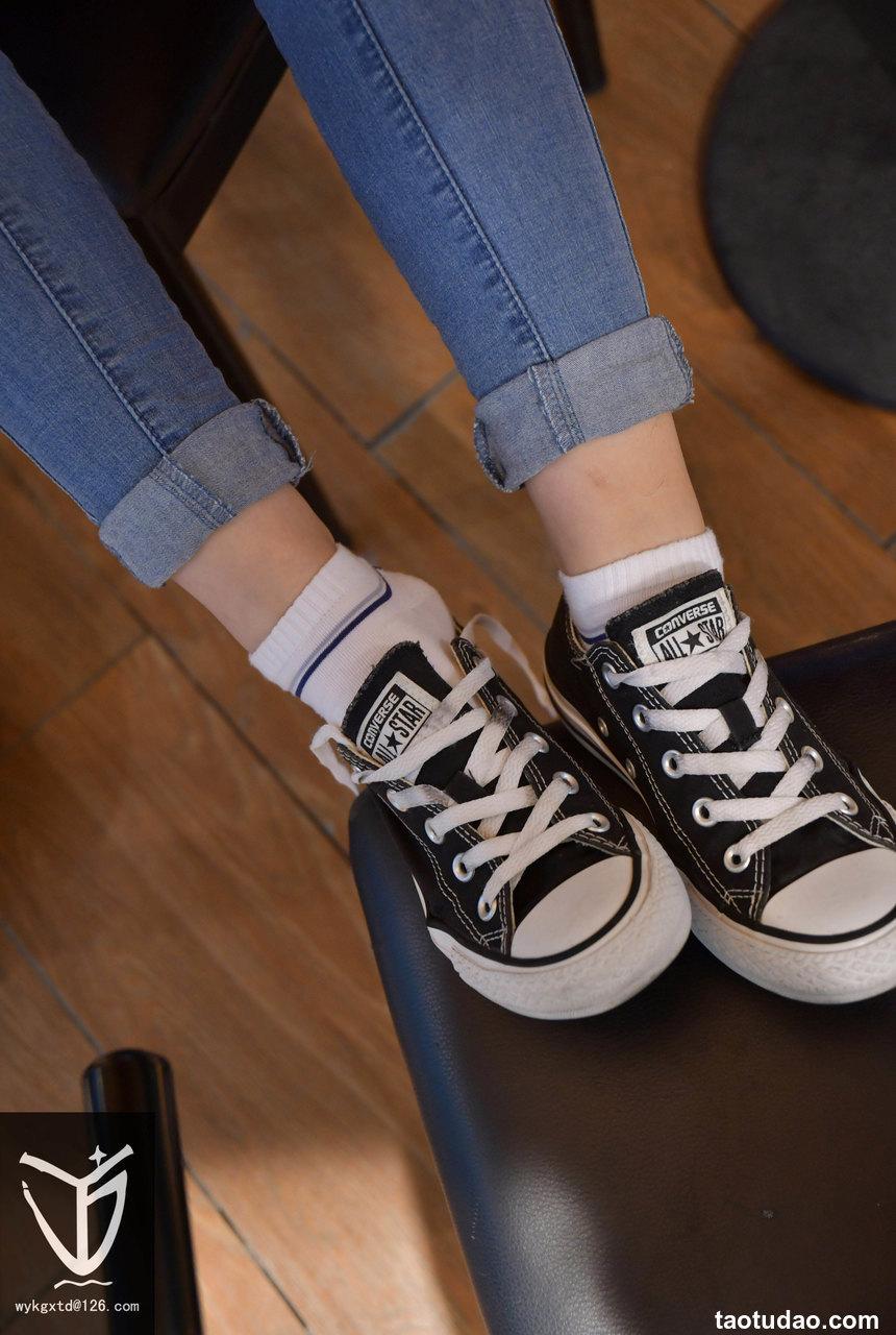 [YJ街拍]006 桌下帆布鞋[127P+1V-212MB]