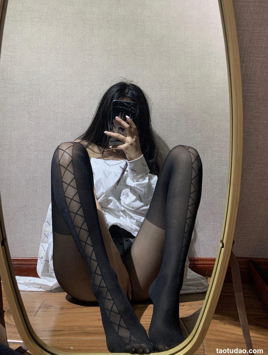 陈佩奇yyyy - 看腿看猪姐 [23P-63MB]