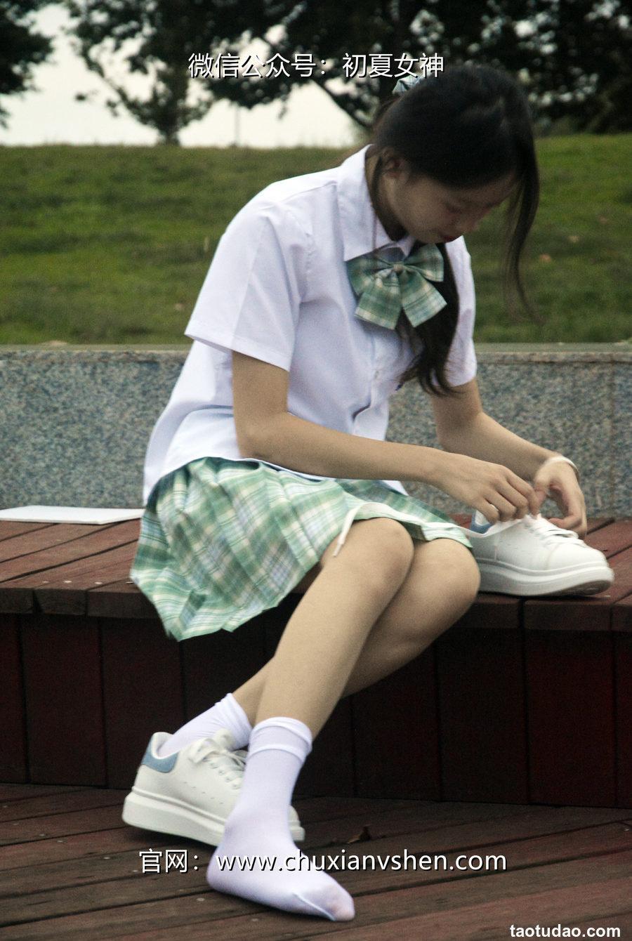 初夏女神 NO.074 情情 绿色JK套[72P+1V／5.02GB]