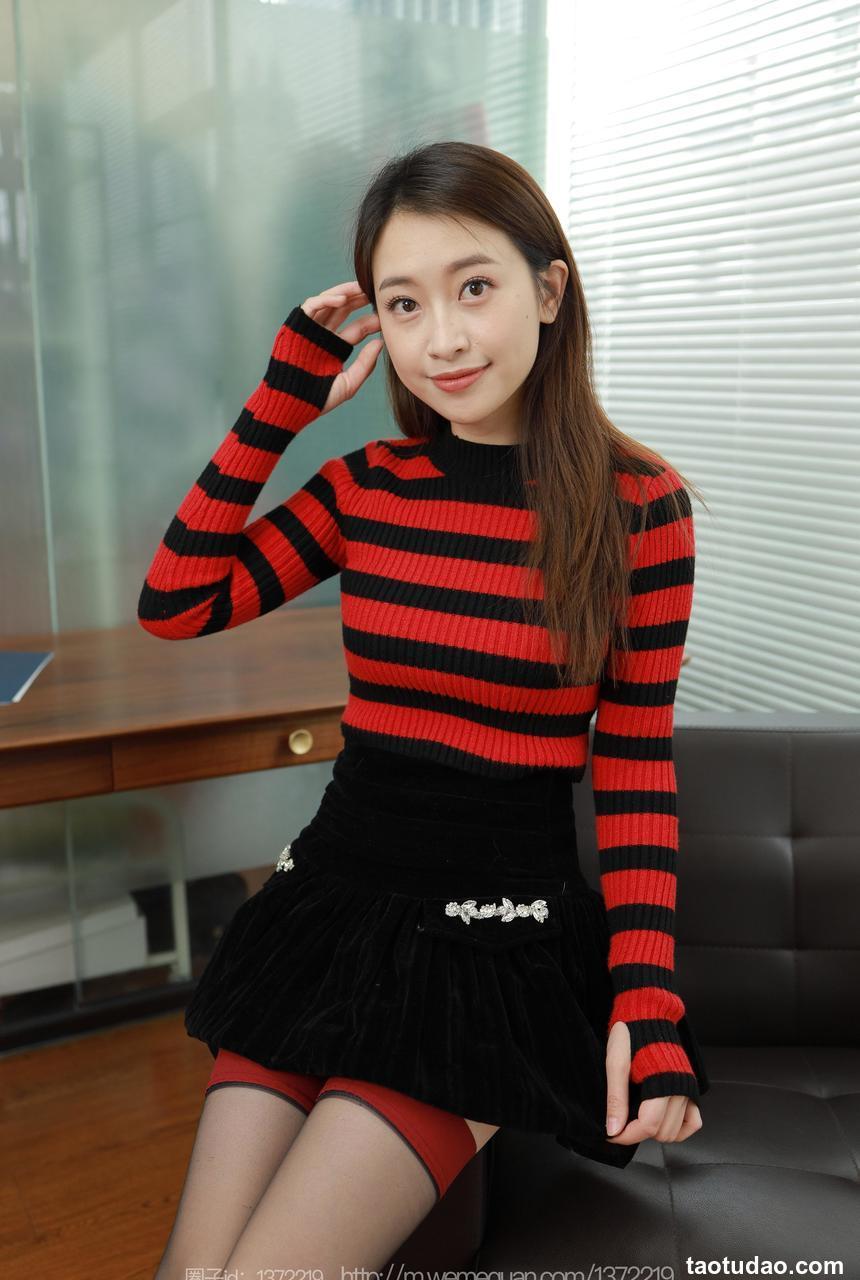 [IESS异思趣向] 2023.01.17 丝享家 1332 小婕《新年快乐！》[86P-103.1M]