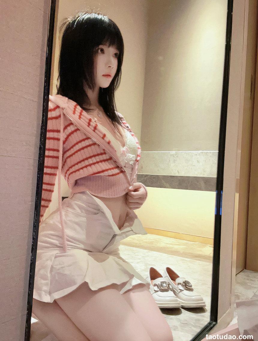 桜桃喵 - 条纹毛衣 [22P-98MB]