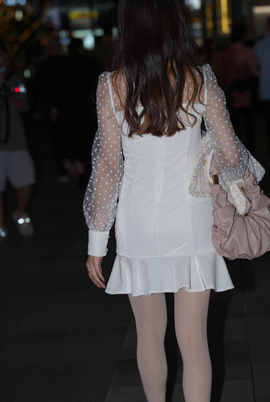 都市丽人热裤长腿美女【44P-693MB】