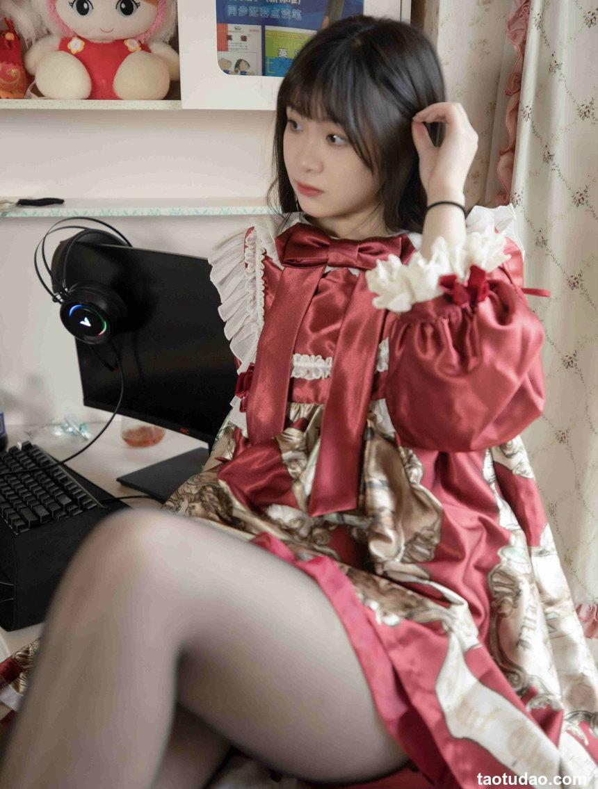 幻琪琪 - NO.01 红色Lolita 黑丝 [47P+1V-431MB]