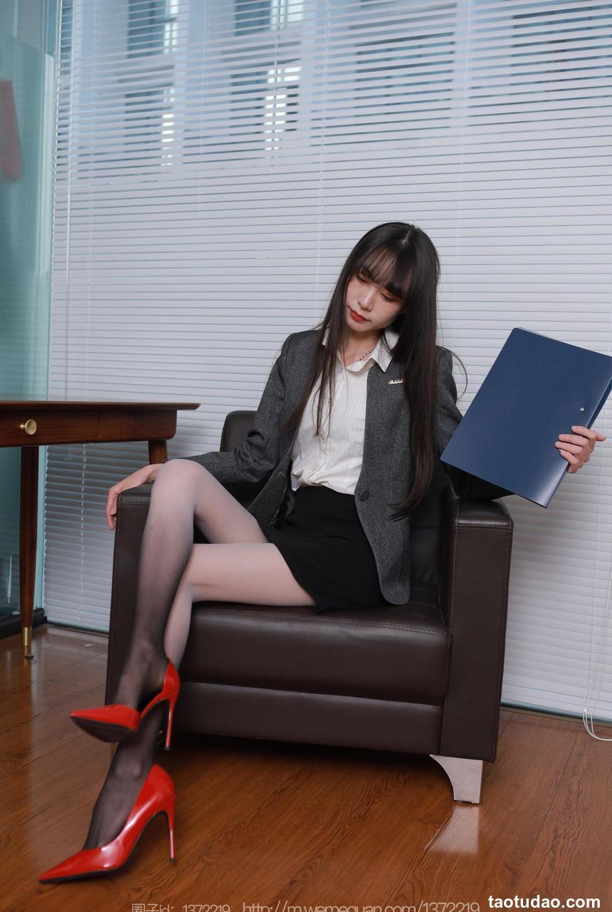 [IESS异思趣向] 2023.01.08 丝享家 1323 团团《黑白渐变》[85P-90.1M]