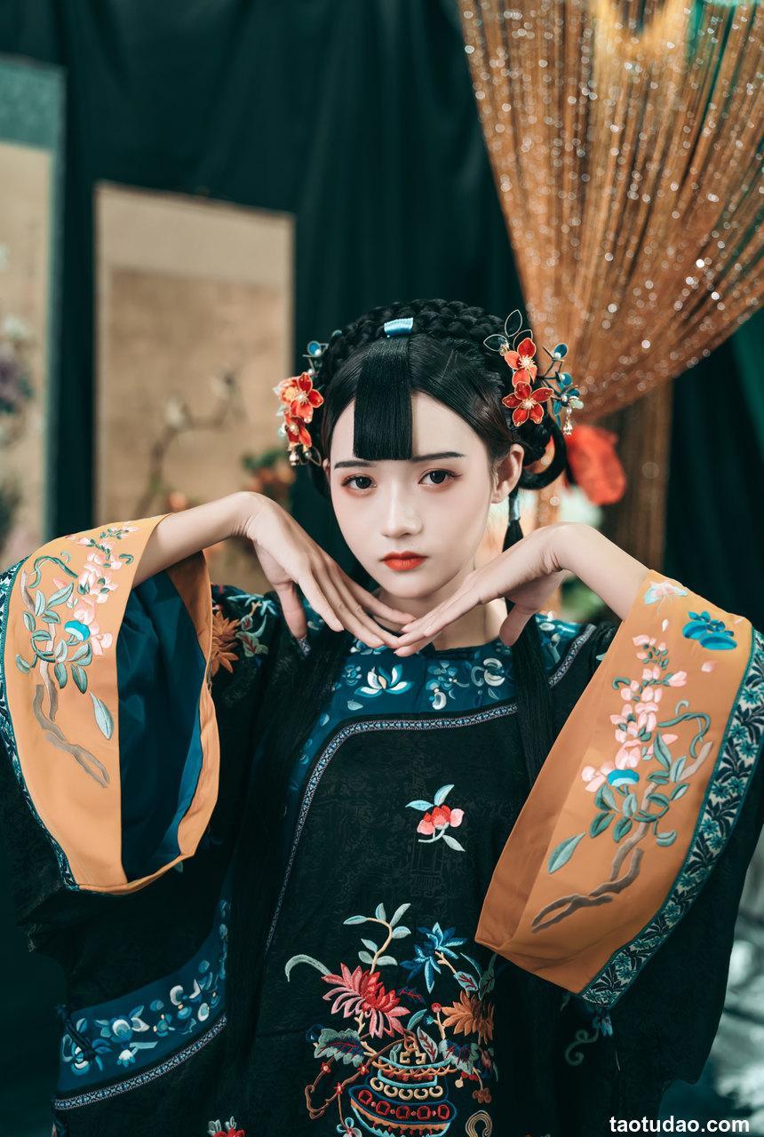 兔子Zzz不吃胡萝卜 -  经年旧梦-清汉女 [41P-180MB]